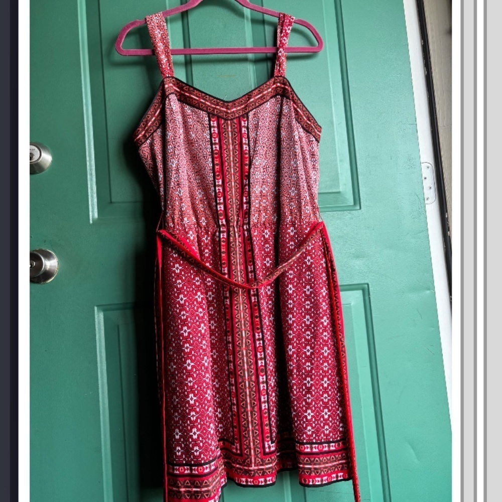 White House black market size large sleeveless dress